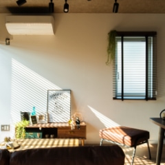 写真：光が差し込む部屋