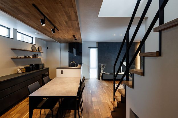 穏やかなひとときを過ごす、和モダンの家