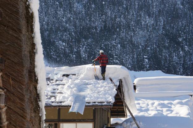 冬の雪下ろしが必要なくなる？無落雪屋根とは？ 